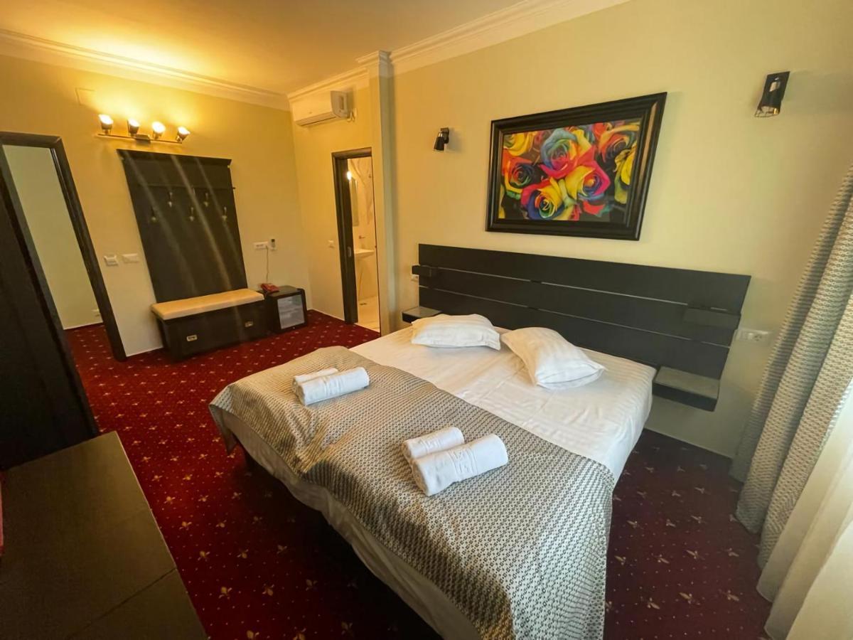 Casa Bucovineana Hotel Suceava Eksteriør billede