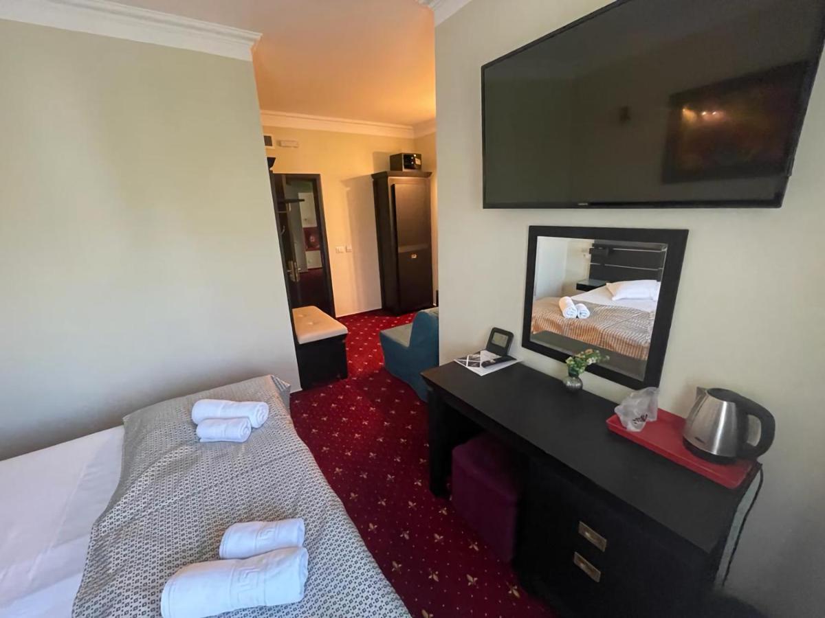 Casa Bucovineana Hotel Suceava Eksteriør billede