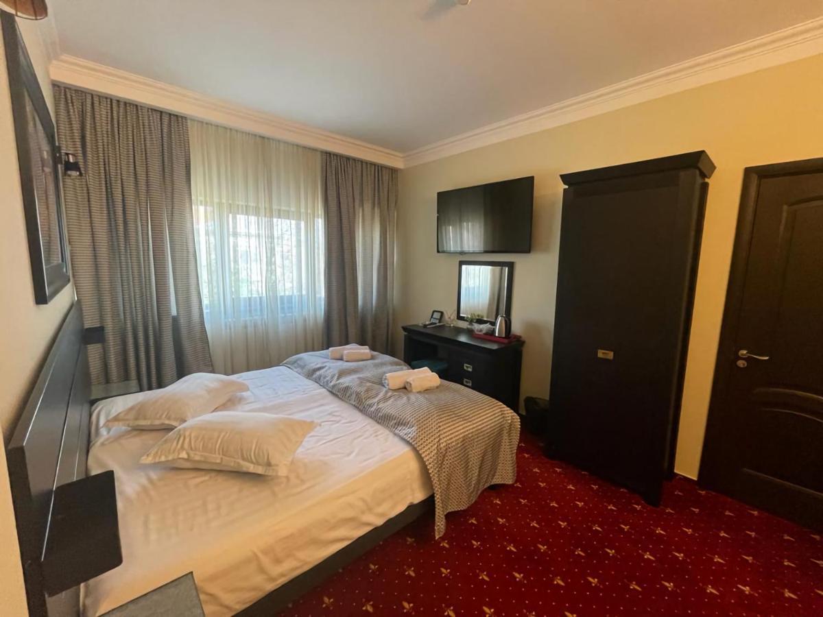 Casa Bucovineana Hotel Suceava Eksteriør billede
