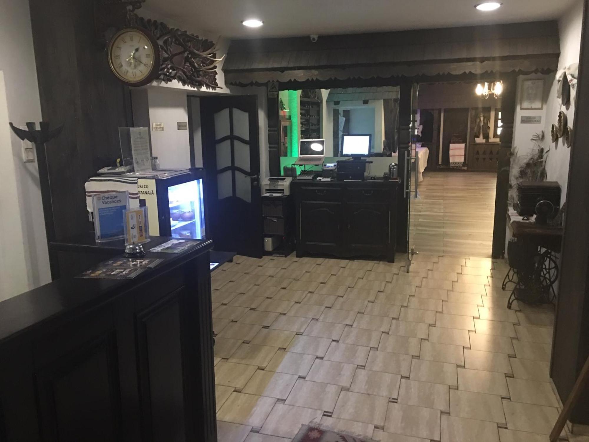 Casa Bucovineana Hotel Suceava Eksteriør billede