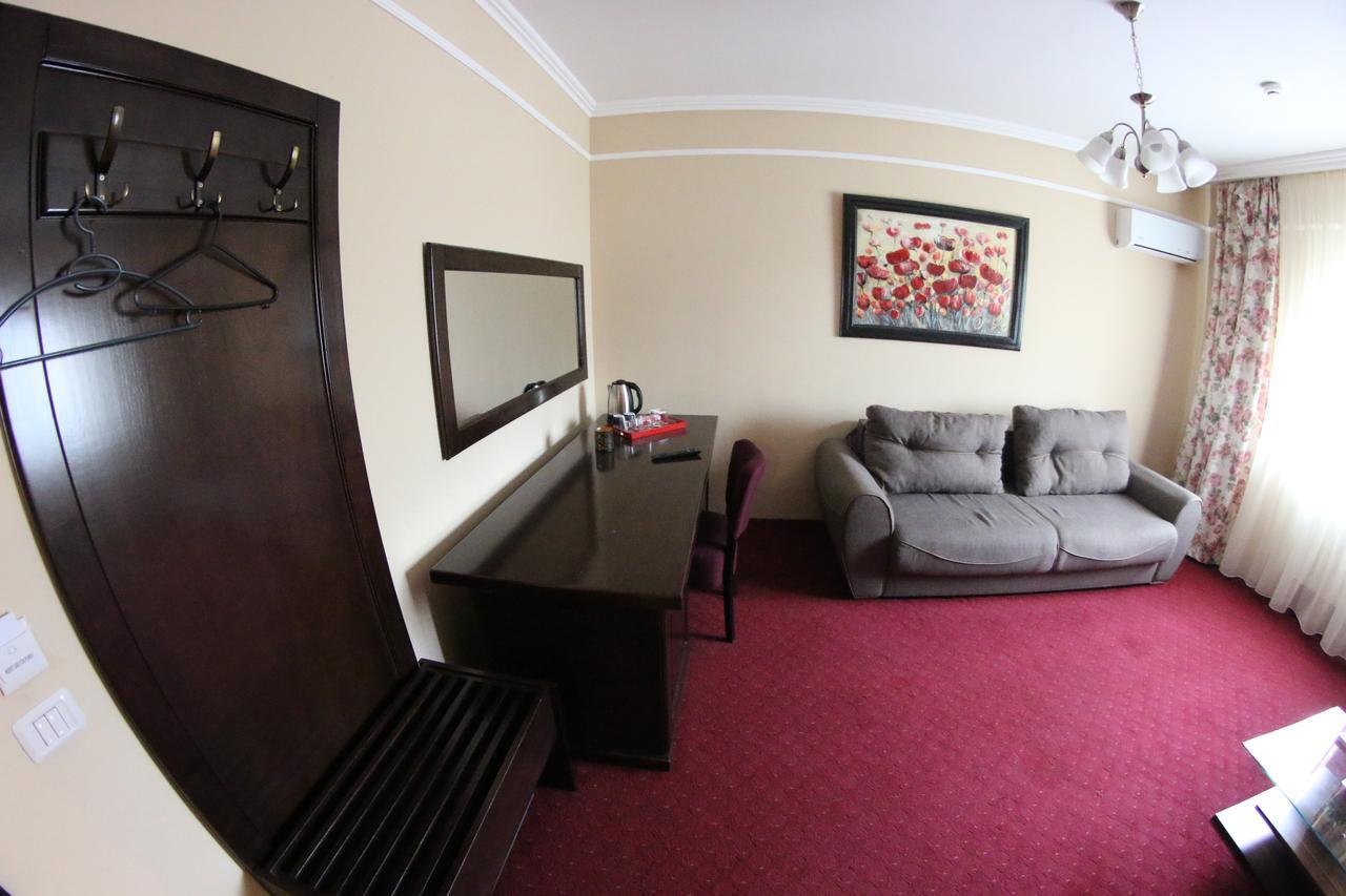 Casa Bucovineana Hotel Suceava Eksteriør billede