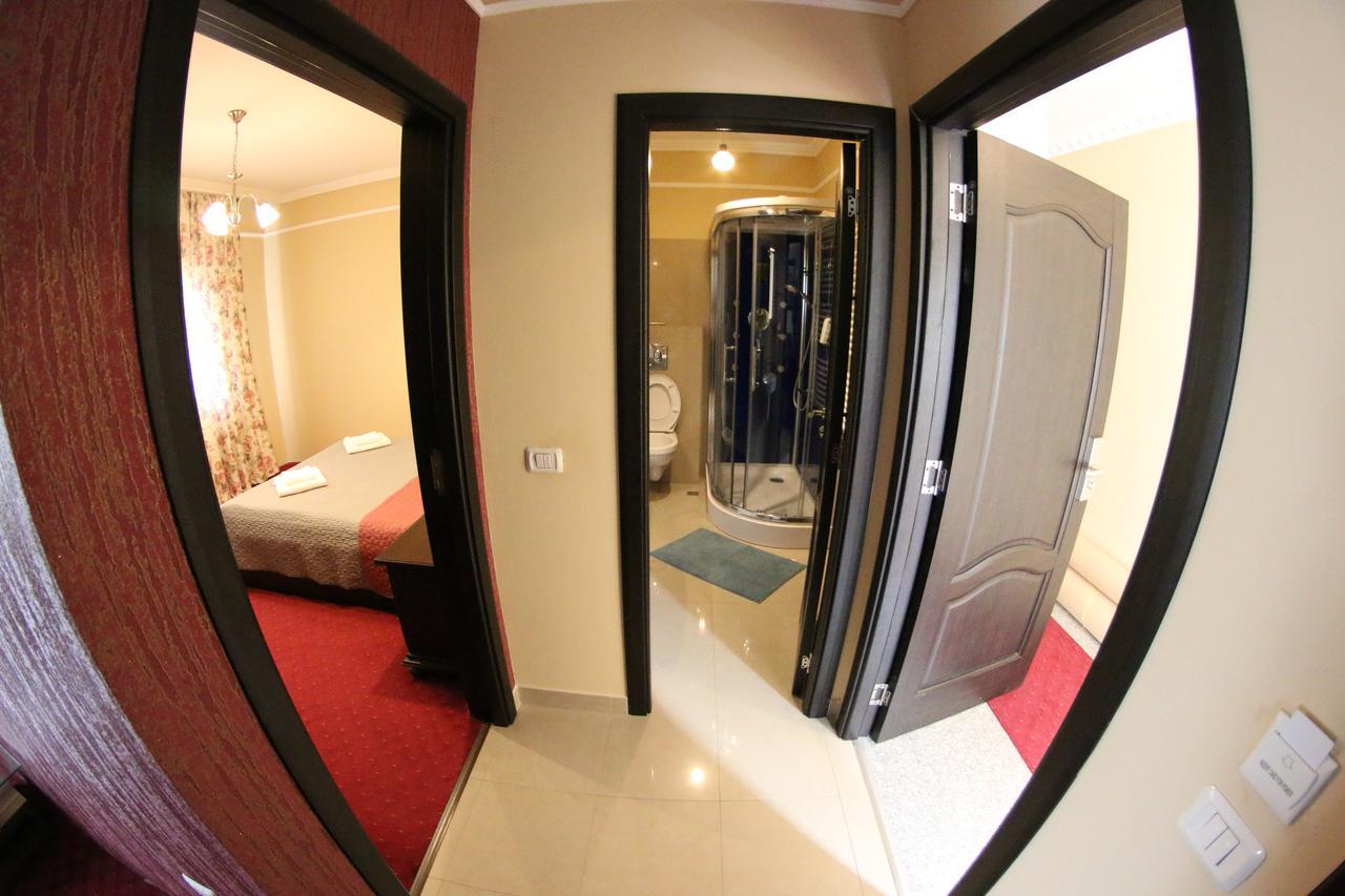 Casa Bucovineana Hotel Suceava Eksteriør billede