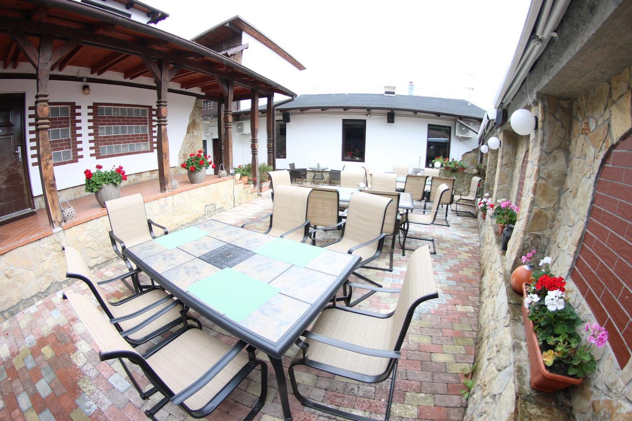Casa Bucovineana Hotel Suceava Eksteriør billede