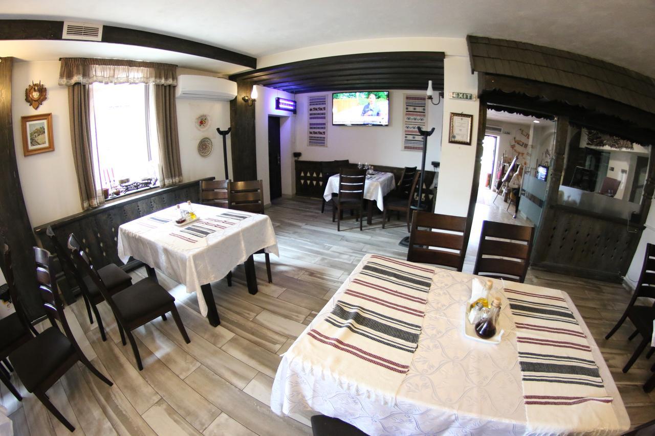 Casa Bucovineana Hotel Suceava Eksteriør billede