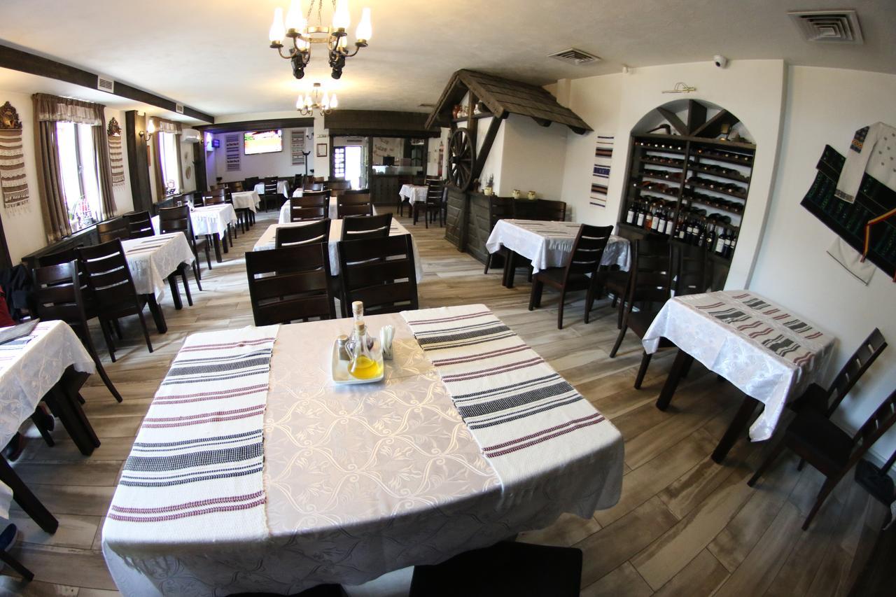 Casa Bucovineana Hotel Suceava Eksteriør billede