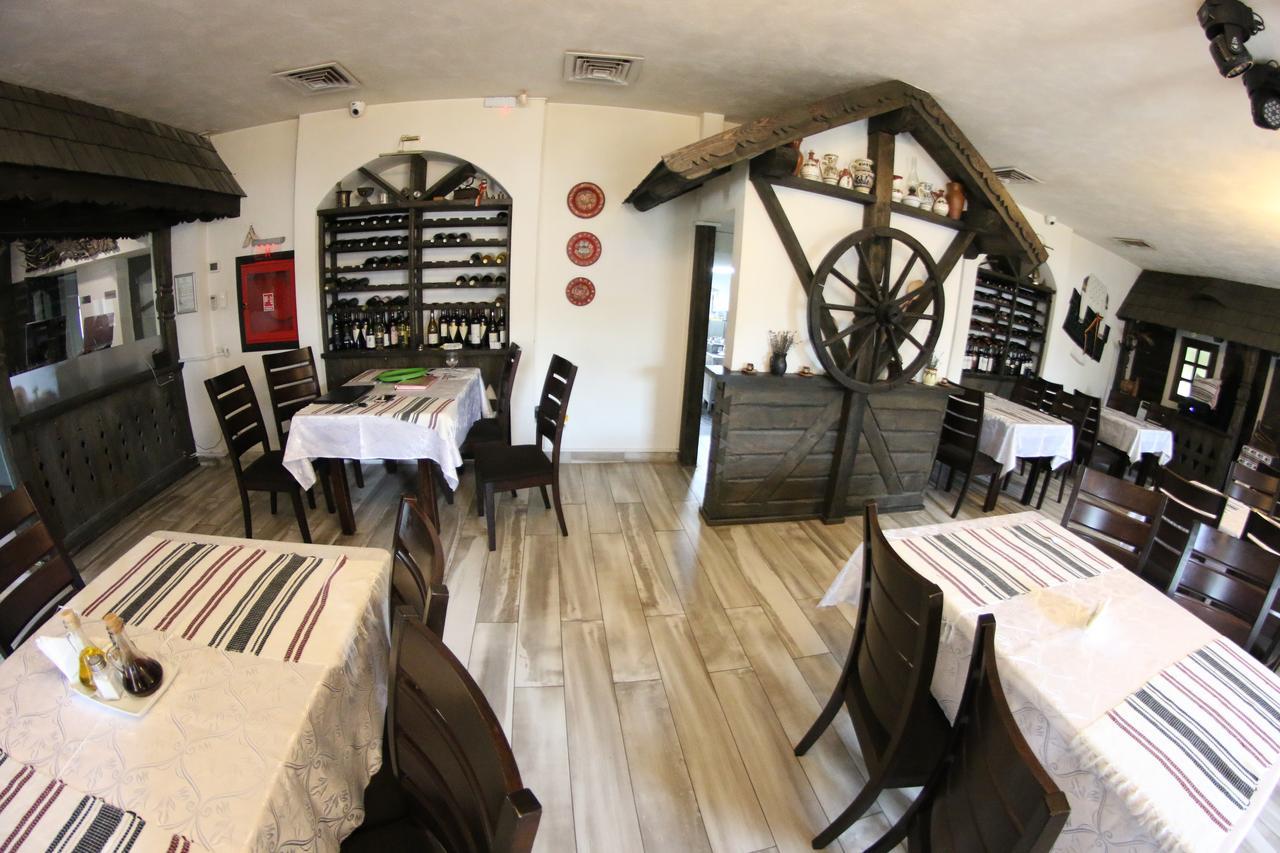 Casa Bucovineana Hotel Suceava Eksteriør billede