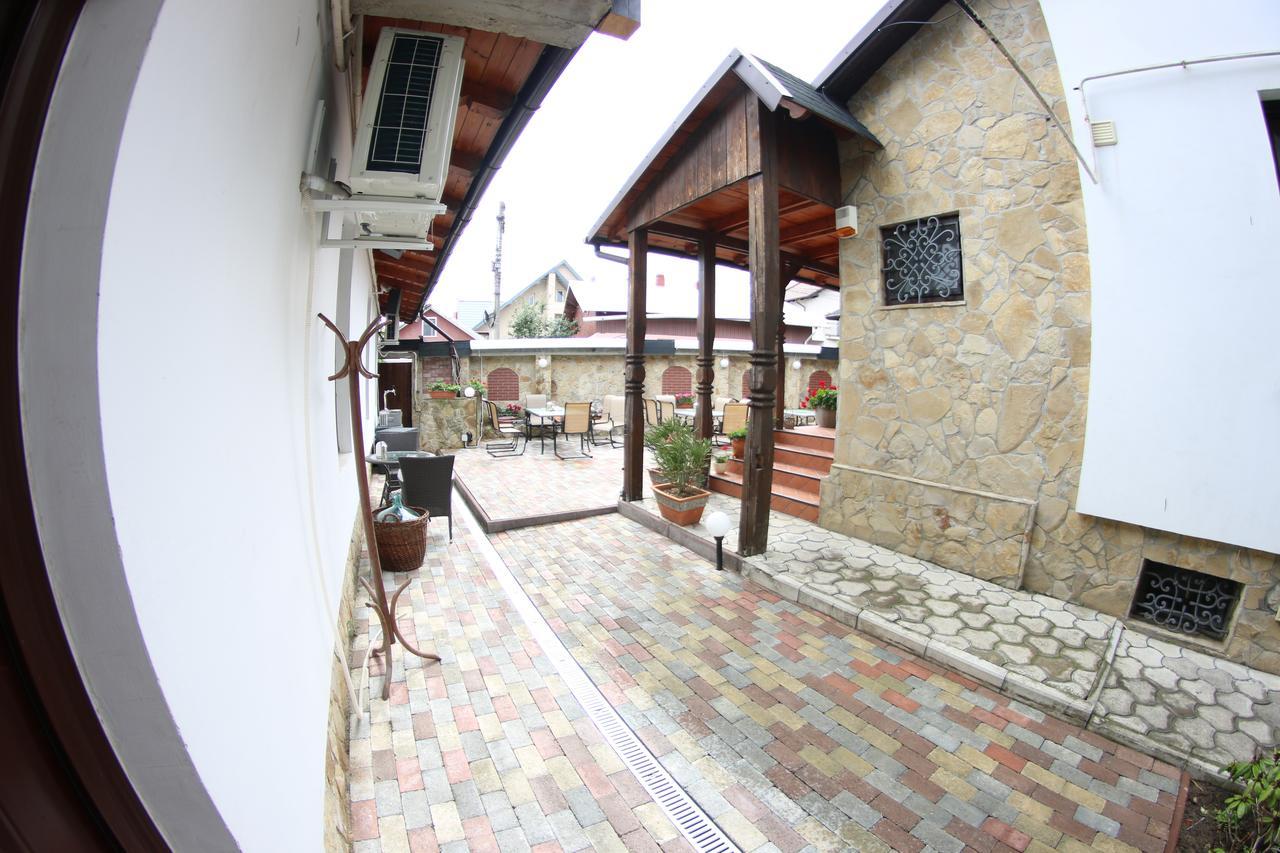 Casa Bucovineana Hotel Suceava Eksteriør billede