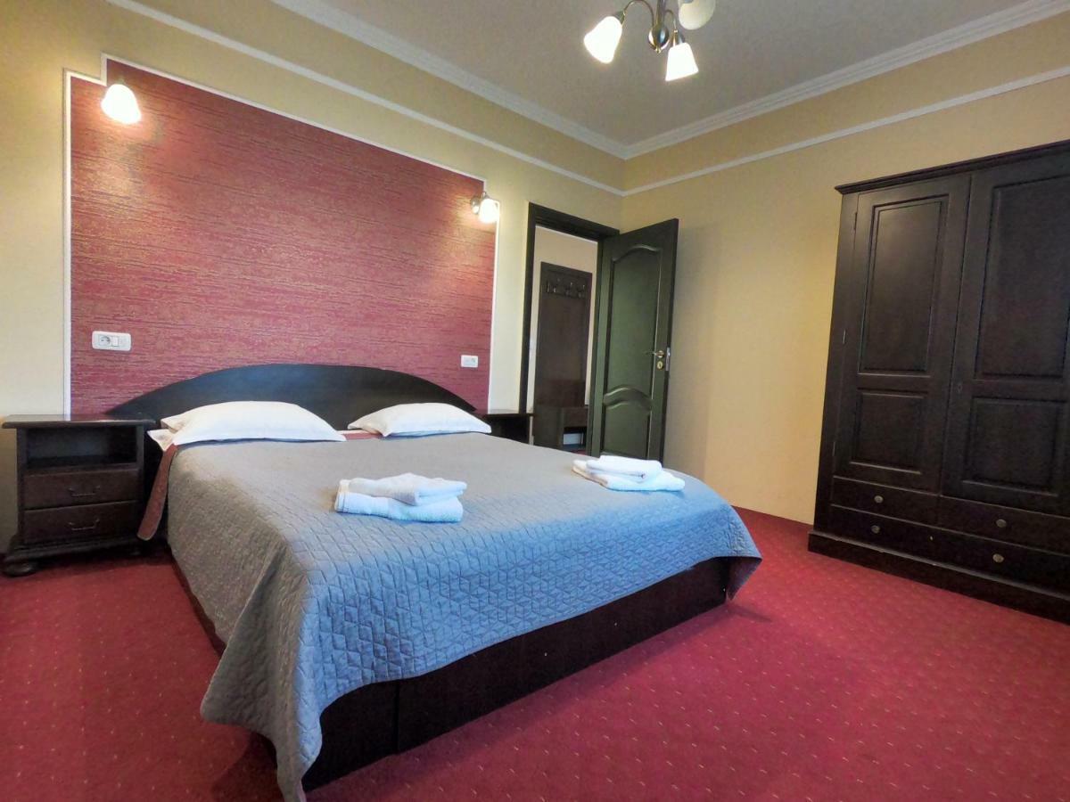 Casa Bucovineana Hotel Suceava Eksteriør billede