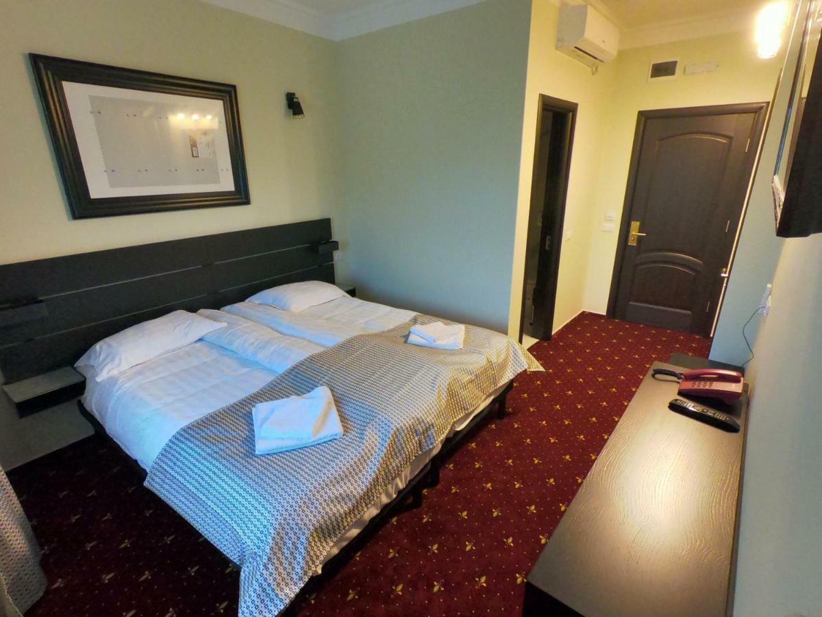 Casa Bucovineana Hotel Suceava Eksteriør billede